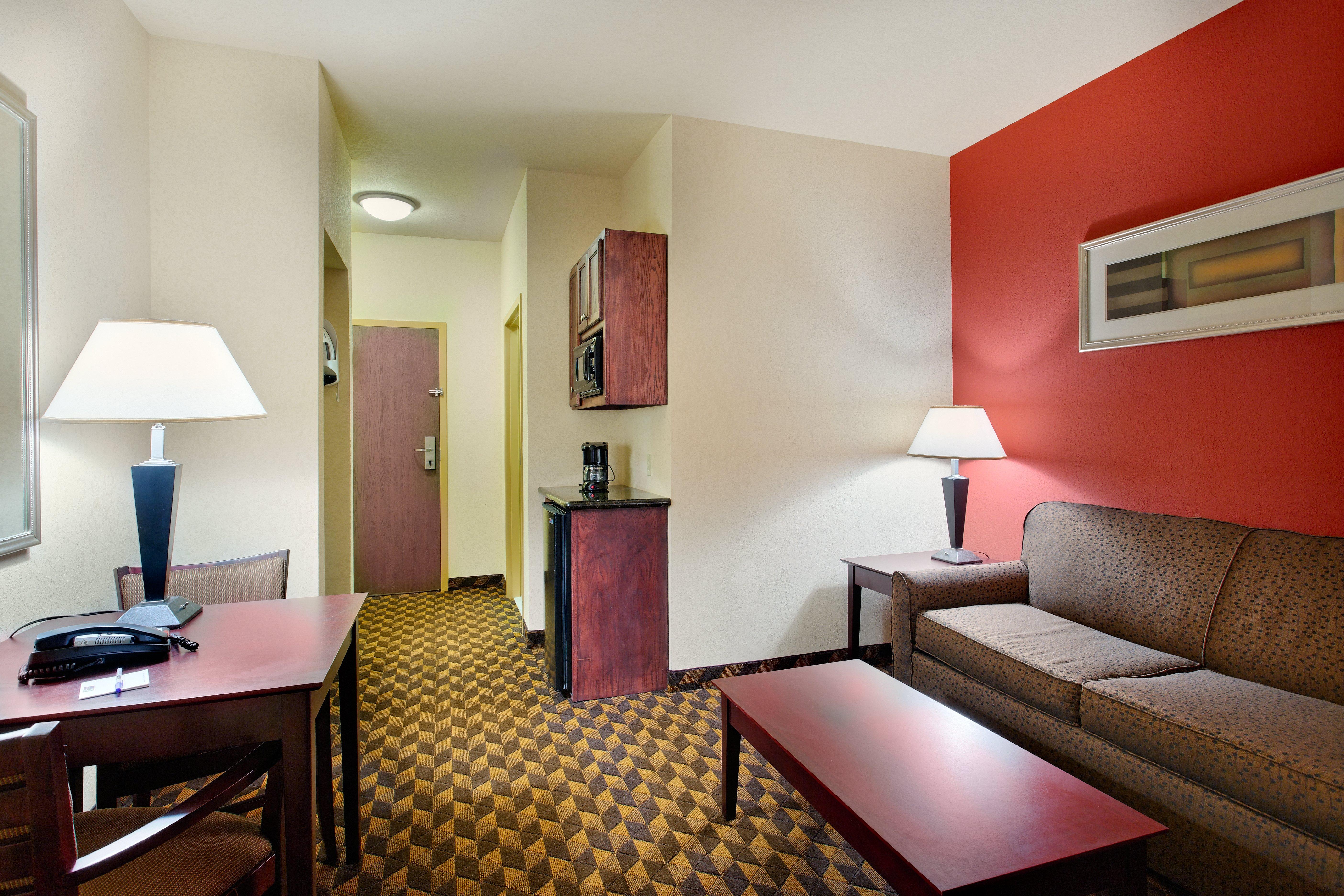 Holiday Inn Express & Suites Malvern By Ihg Екстер'єр фото
