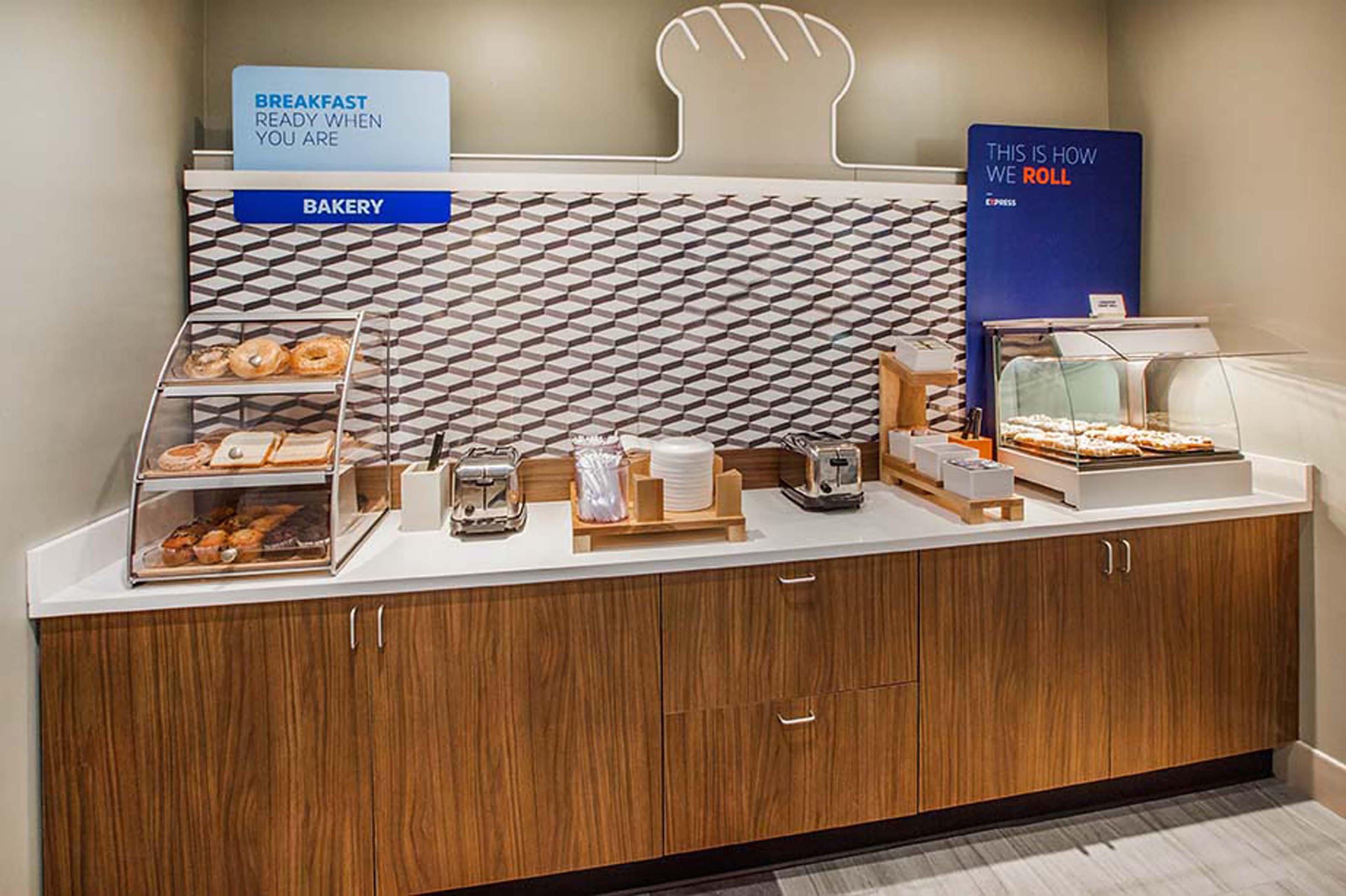 Holiday Inn Express & Suites Malvern By Ihg Екстер'єр фото